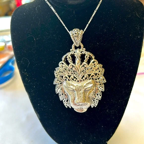 Solid Sterling Balinese Lions Head pendant - Picture 1 of 4